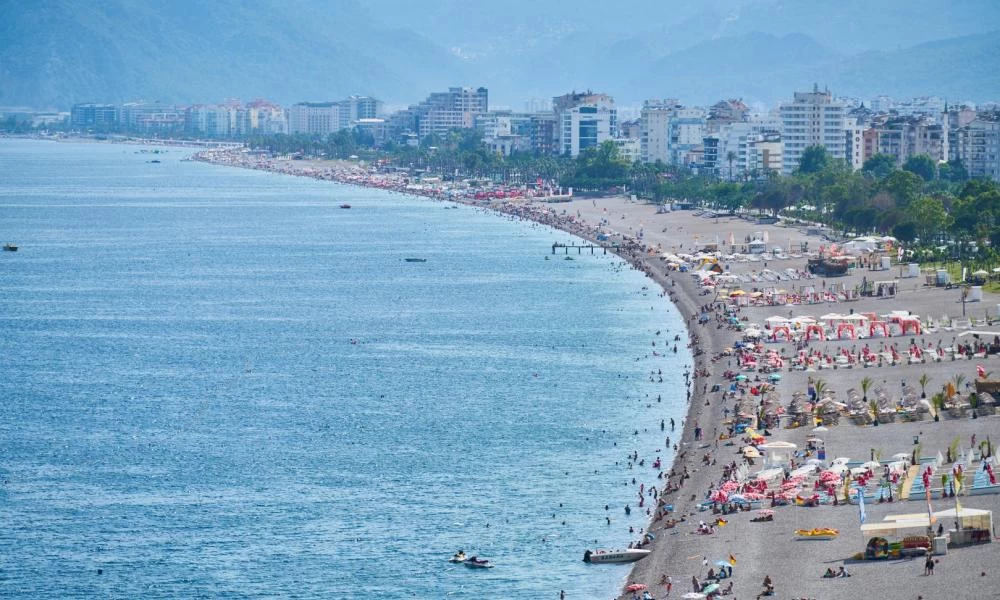 Ικετεύουν οι Τούρκοι ξενοδόχοι τους Άγγλους: "Eλάτε χωρίς εμβόλιο"